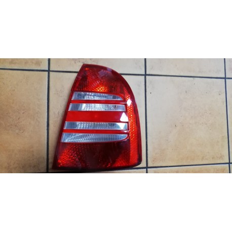 Skoda Superb I 3U 01- lampa tylna prawa