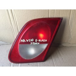 Mercedes E W210 sdn 95- lampa tylna prawa w klapę